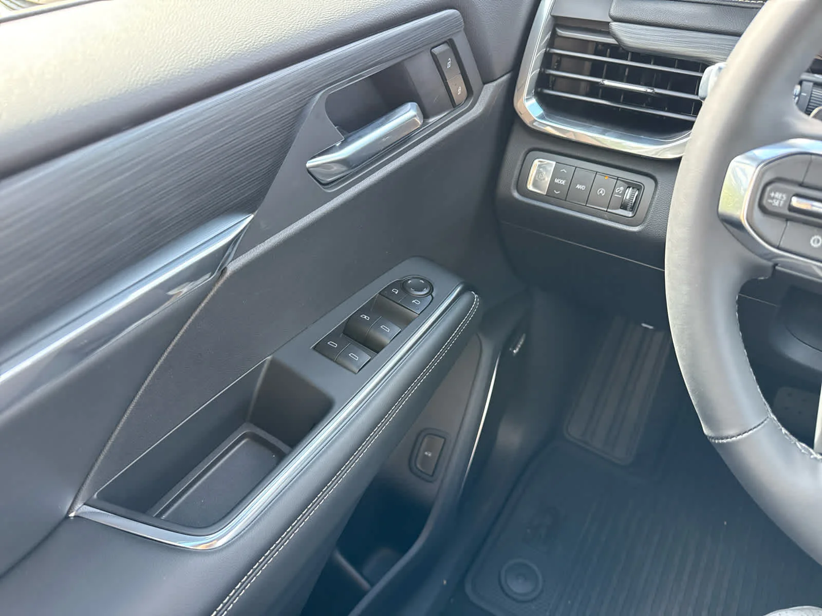 2026 GMC Acadia Elevation - Photo 11
