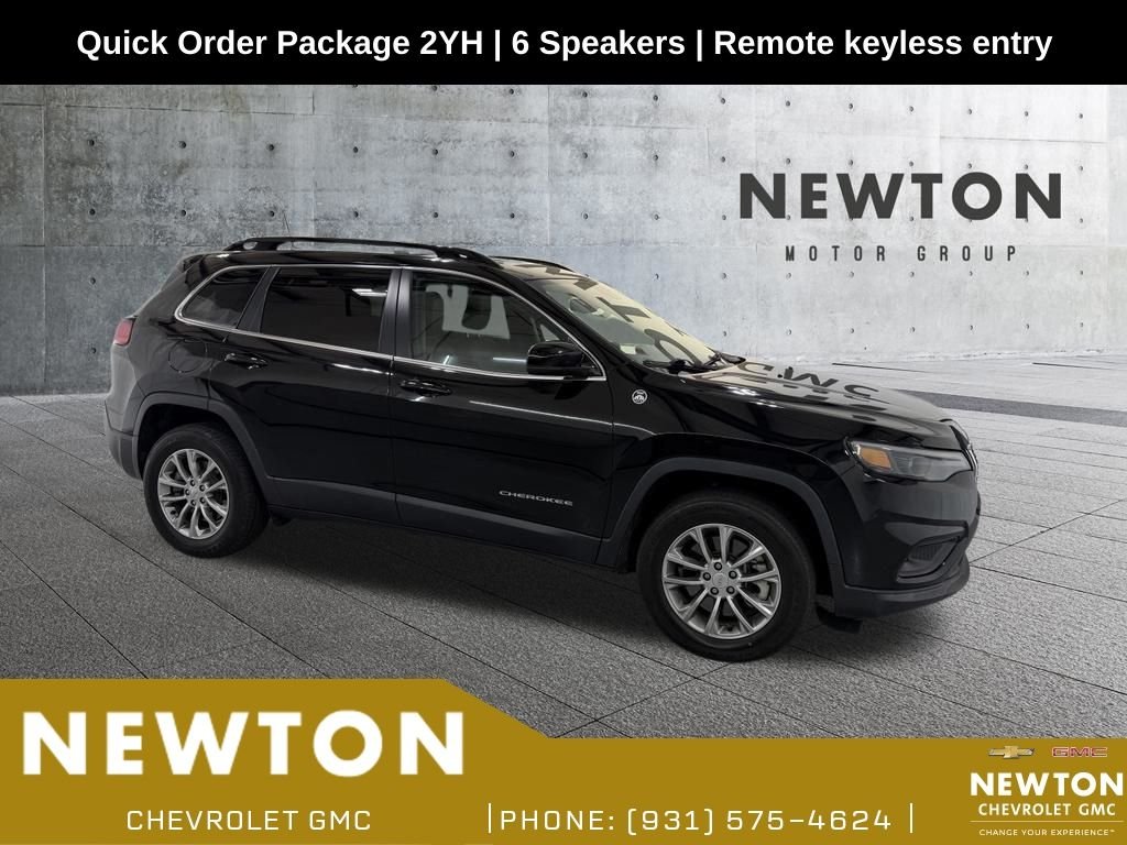 Used 2022 Black Jeep Latitude Lux image 1