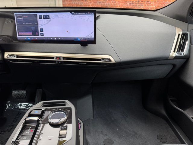 2026 BMW iX 60 - Photo 17