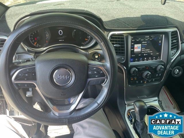 Used 2018 Diamond Black Crystal Pearlcoat Jeep Altitude image 8