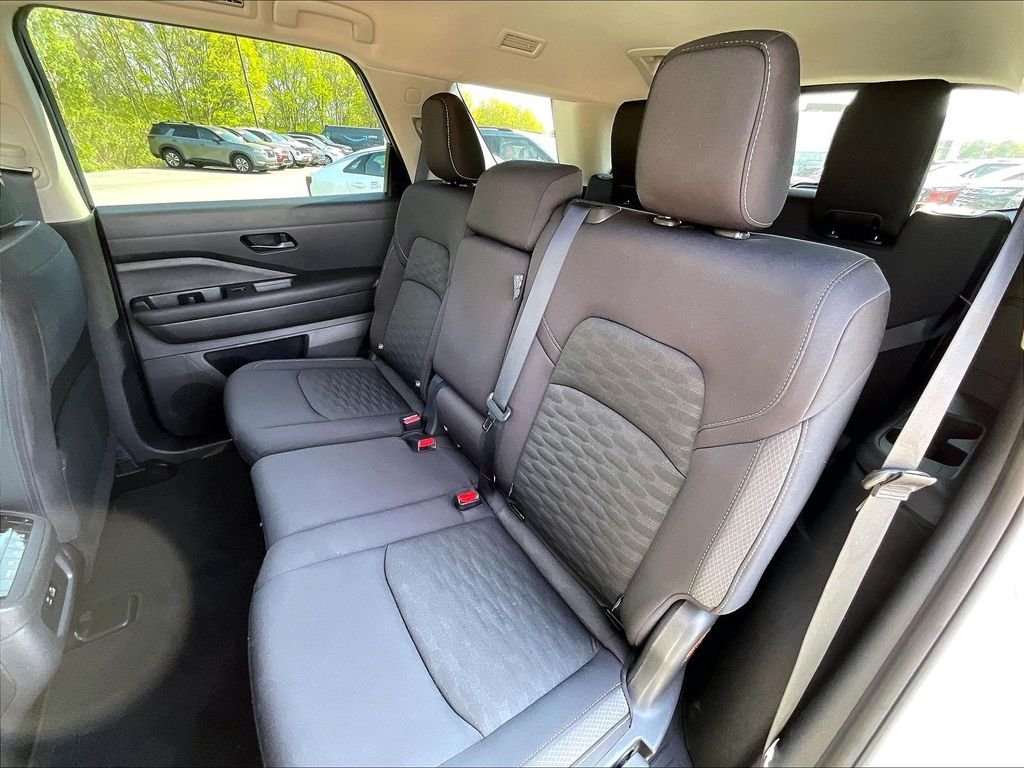 Used 2024 Pearl White Tricoat Nissan SV image 14