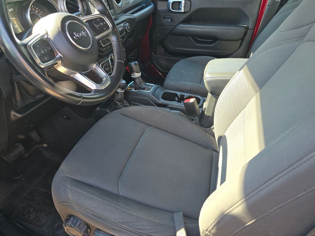 Used 2021 Red Jeep Unlimited Sahara image 18
