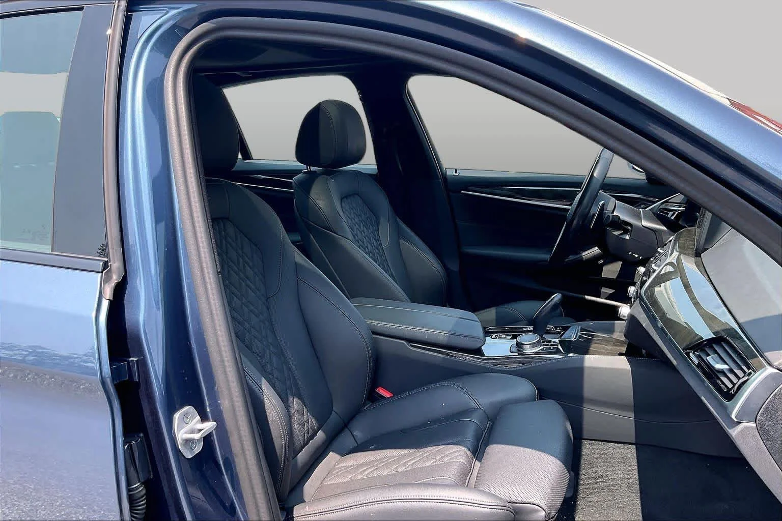 Used 2023 Arctic Race Blue Metallic BMW 530i xDrive image 8