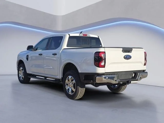 New 2025 Oxford White Ford XLT image 23