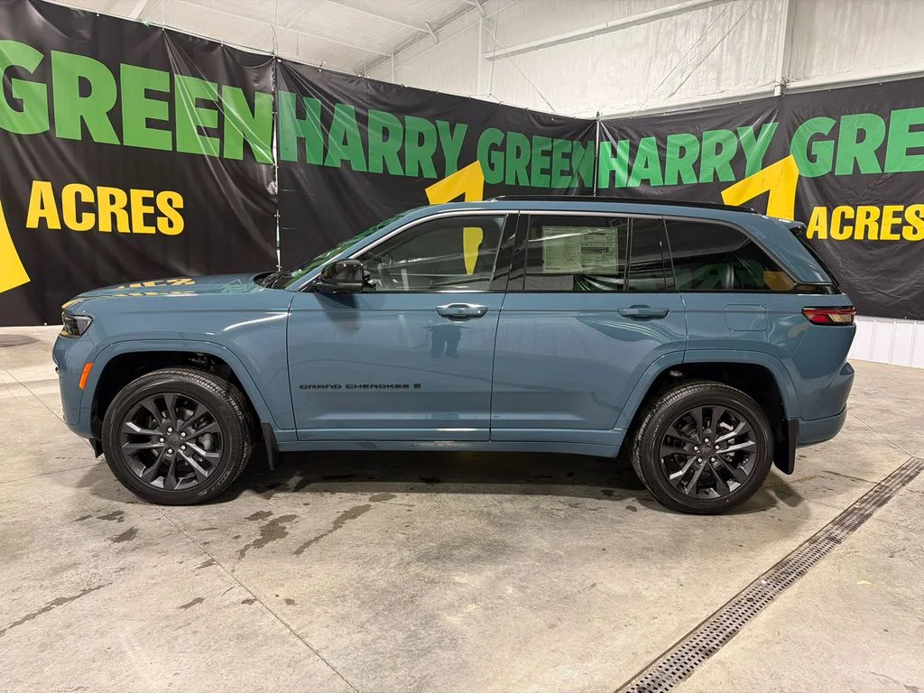 New 2026 Steel Blue Exterior Paint Jeep Limited Reserve image 3