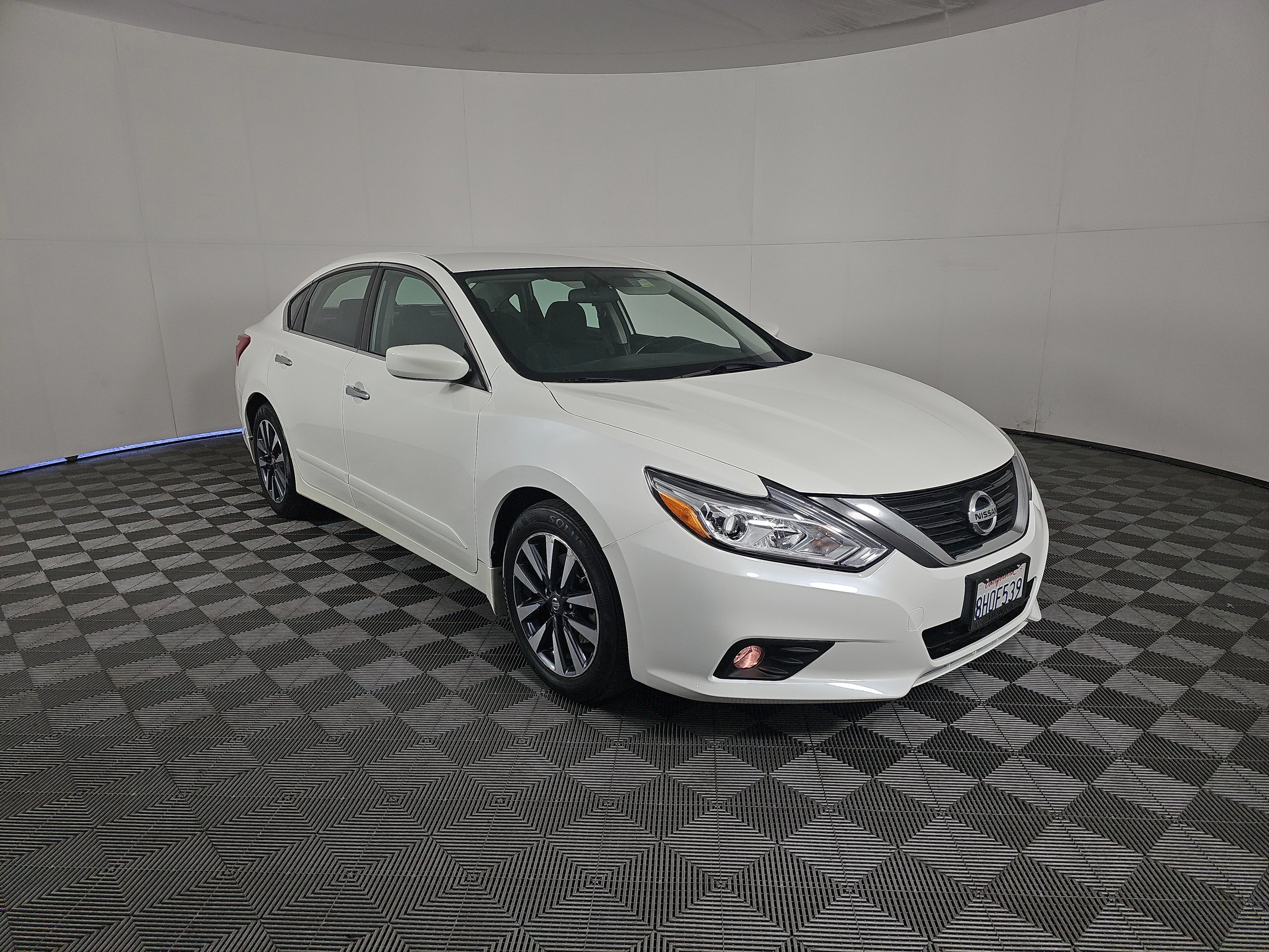 Used 2017 Nissan Altima SV with VIN 1N4AL3AP6HC129496 for sale in Monrovia, CA