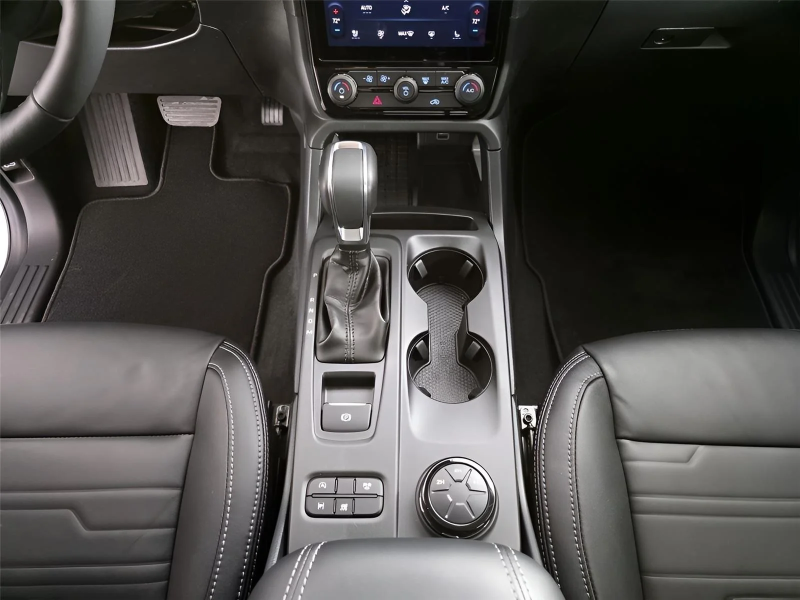 Used 2025 Oxford White Ford LARIAT image 34