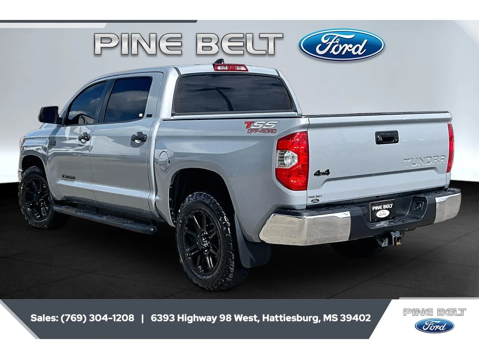 Used 2020 Cement Toyota SR5 image 2