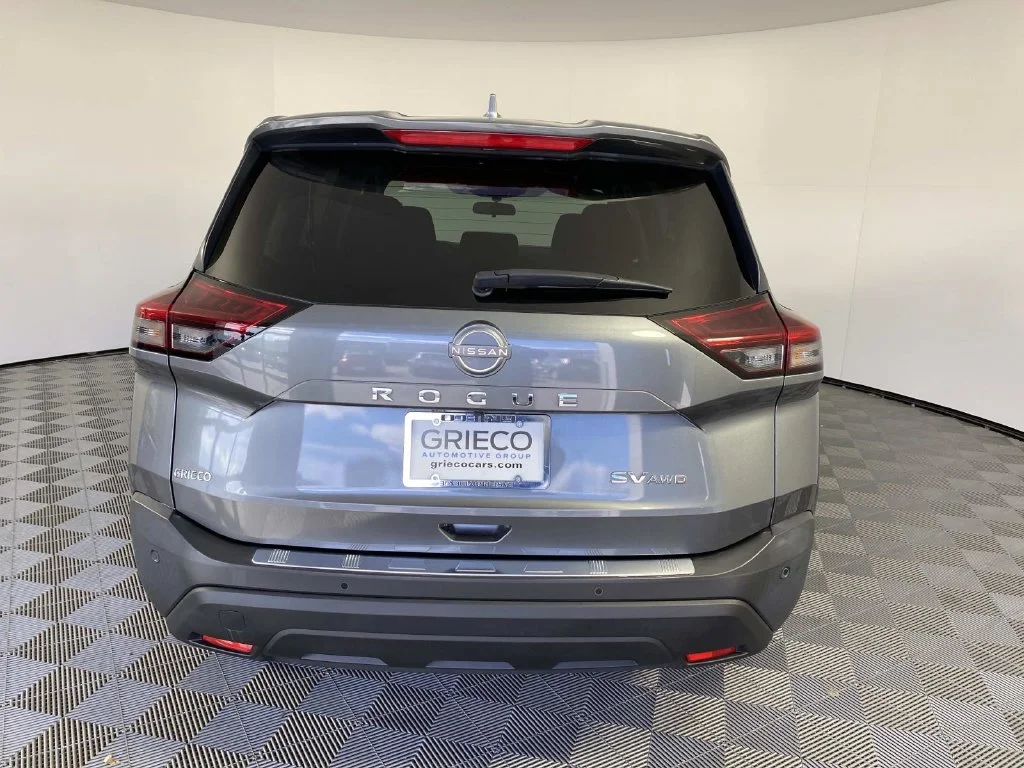 Used 2023 Gun Metallic Nissan SV image 7