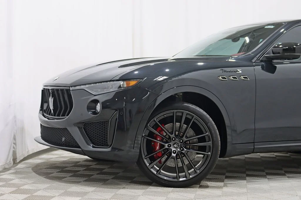 Used 2022 Black Maserati Modena image 3