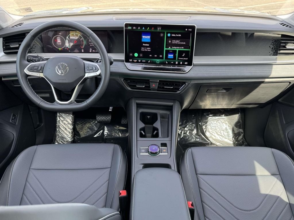 2025 Volkswagen Tiguan SE - Photo 18