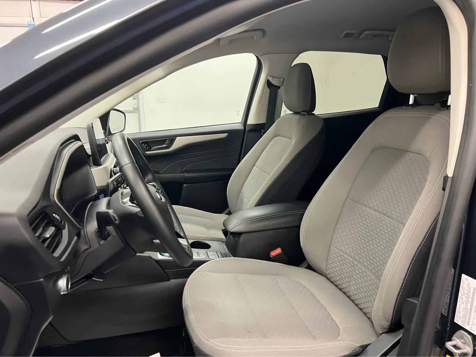 Used 2022 Stone Blue Metallic Ford SE image 12