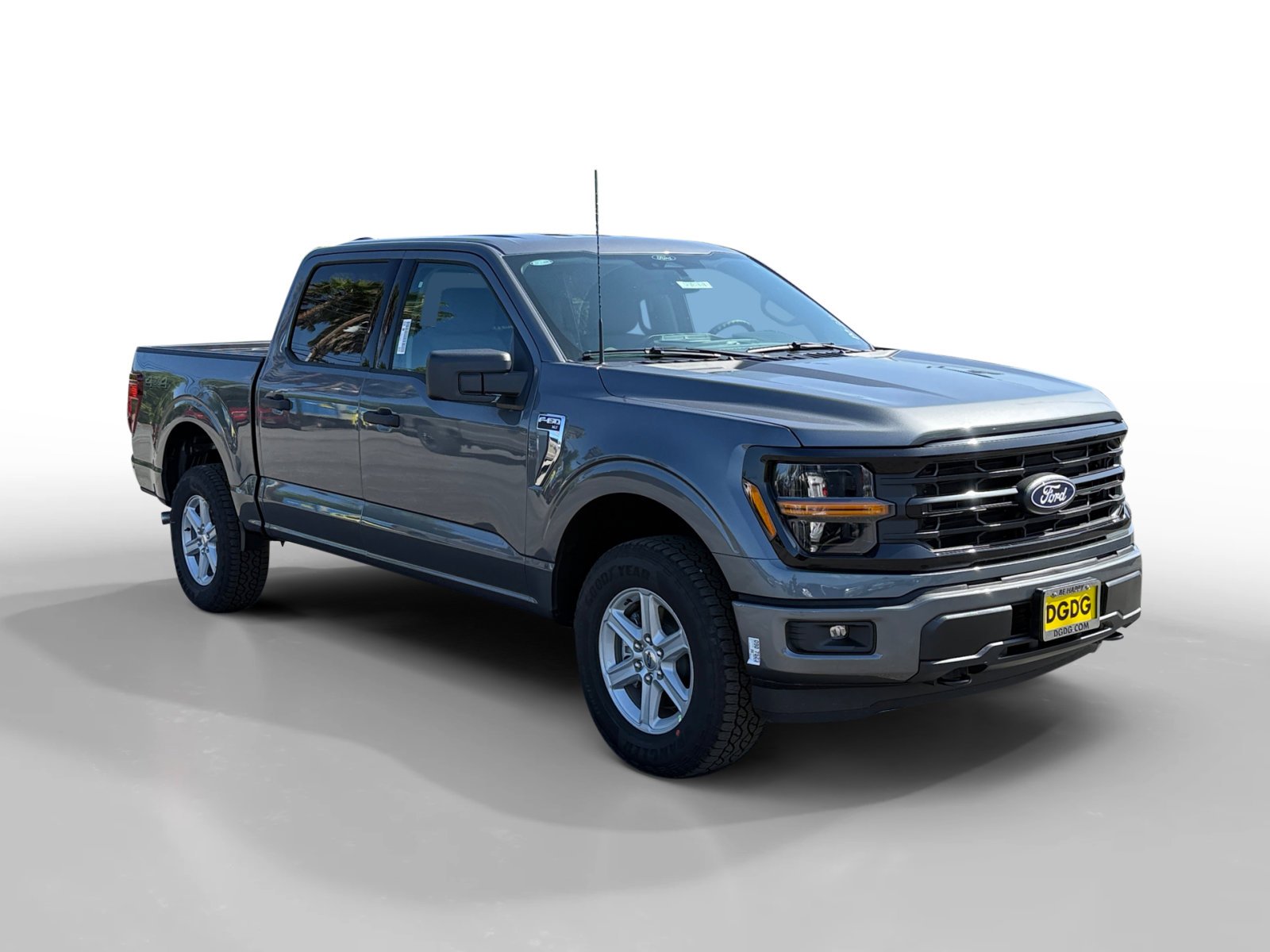 New 2026 Carbonized Gray Metallic Ford XLT image 7
