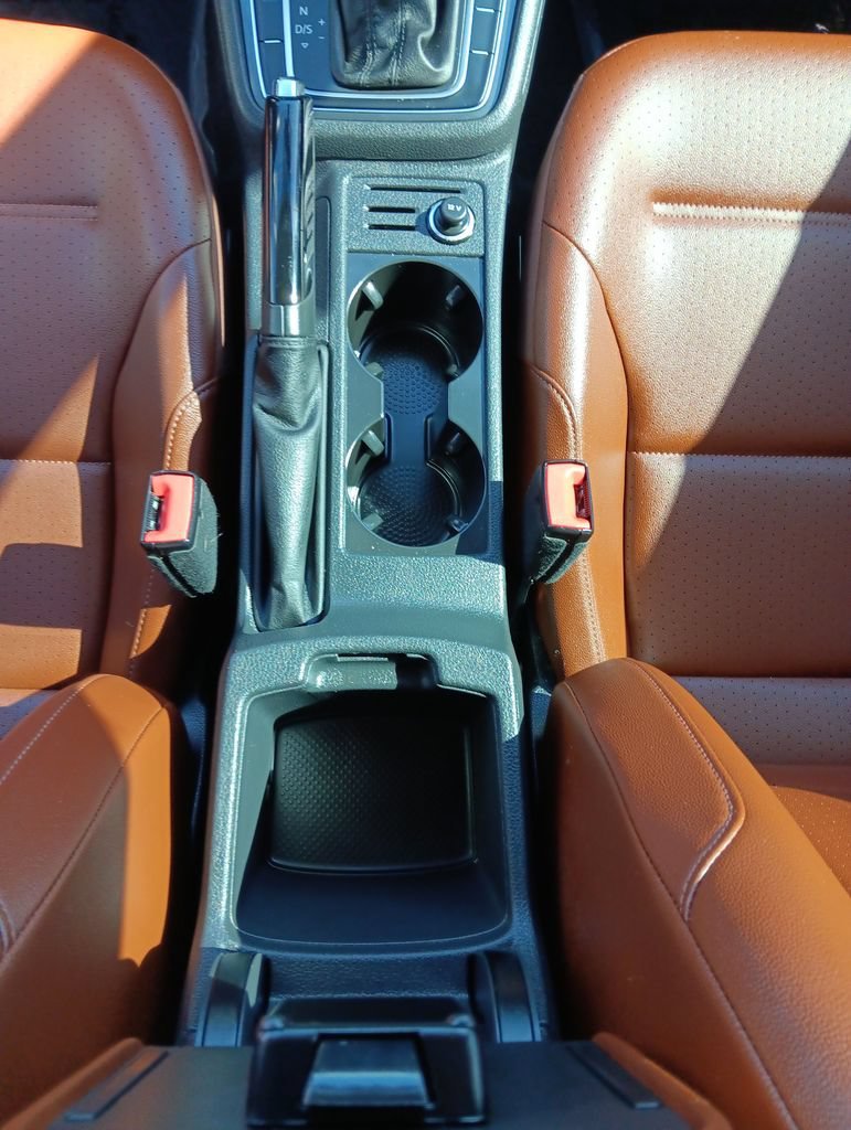 Used 2019 Black Volkswagen S image 25