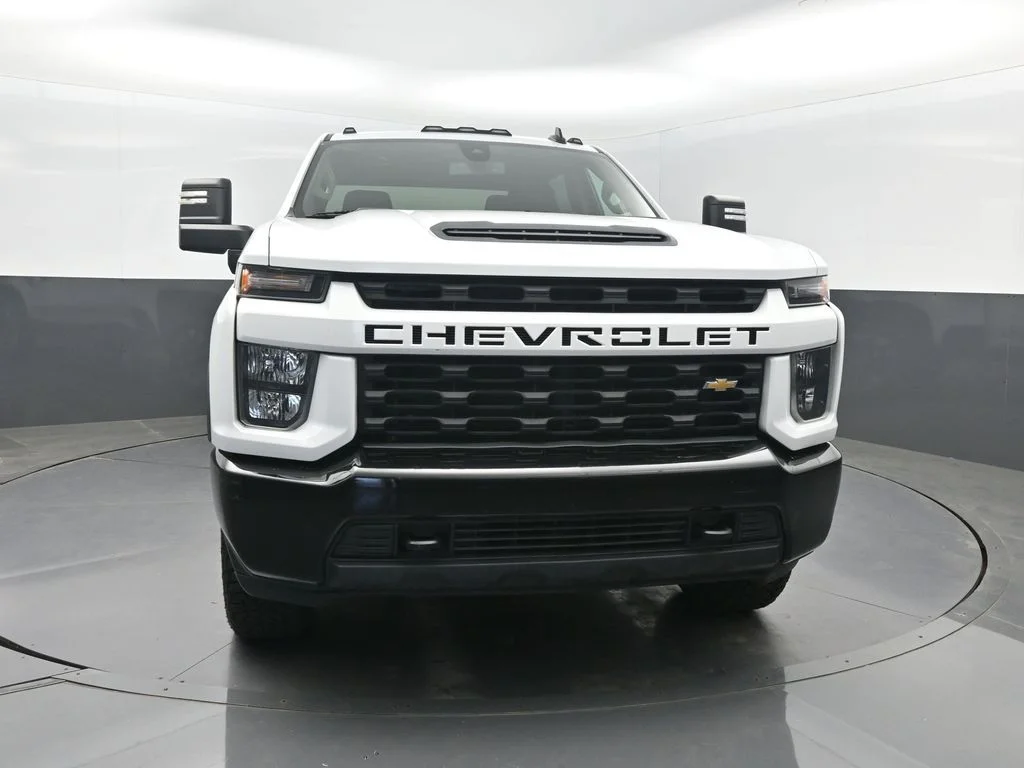 Used 2022 White Chevrolet Custom image 32