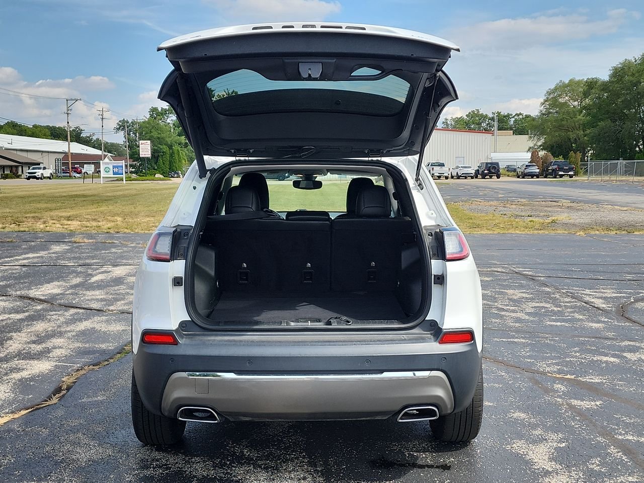 Used 2019 Bright White Clearcoat Jeep Limited image 22