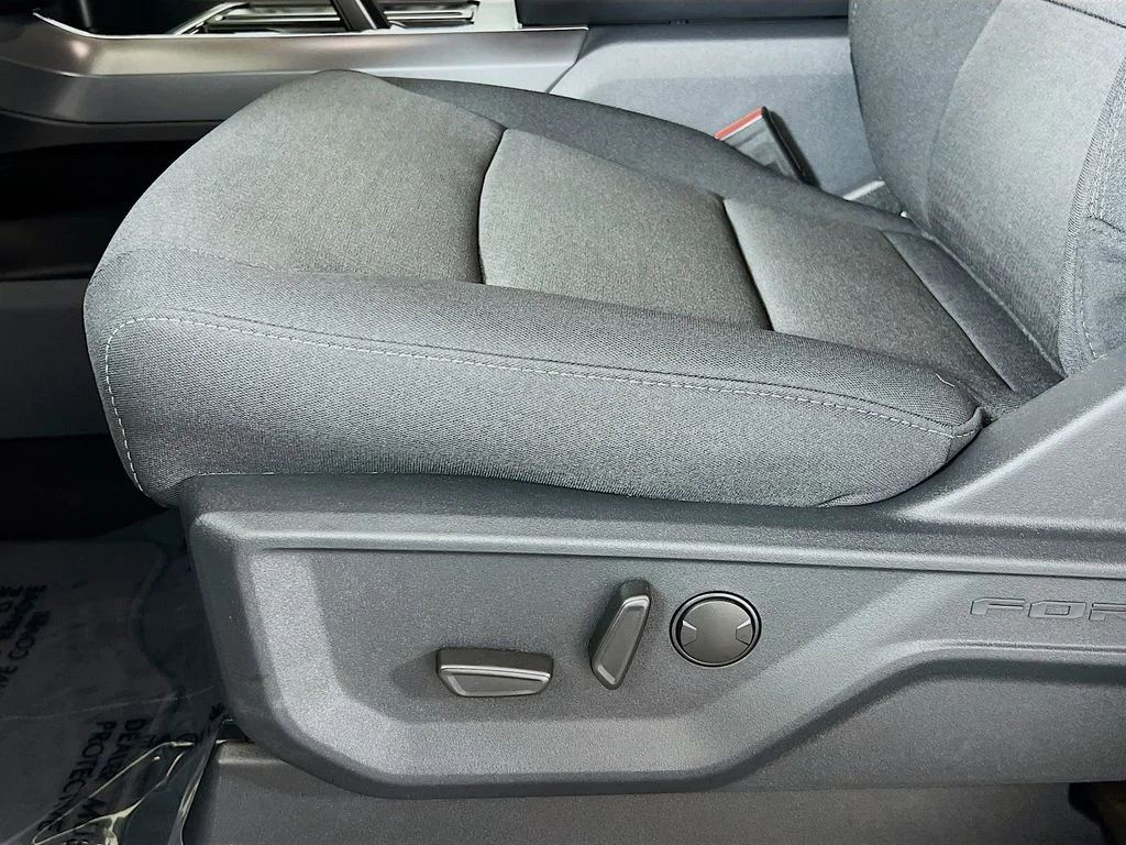 New 2026 Carbonized Gray Metallic Ford XLT image 22