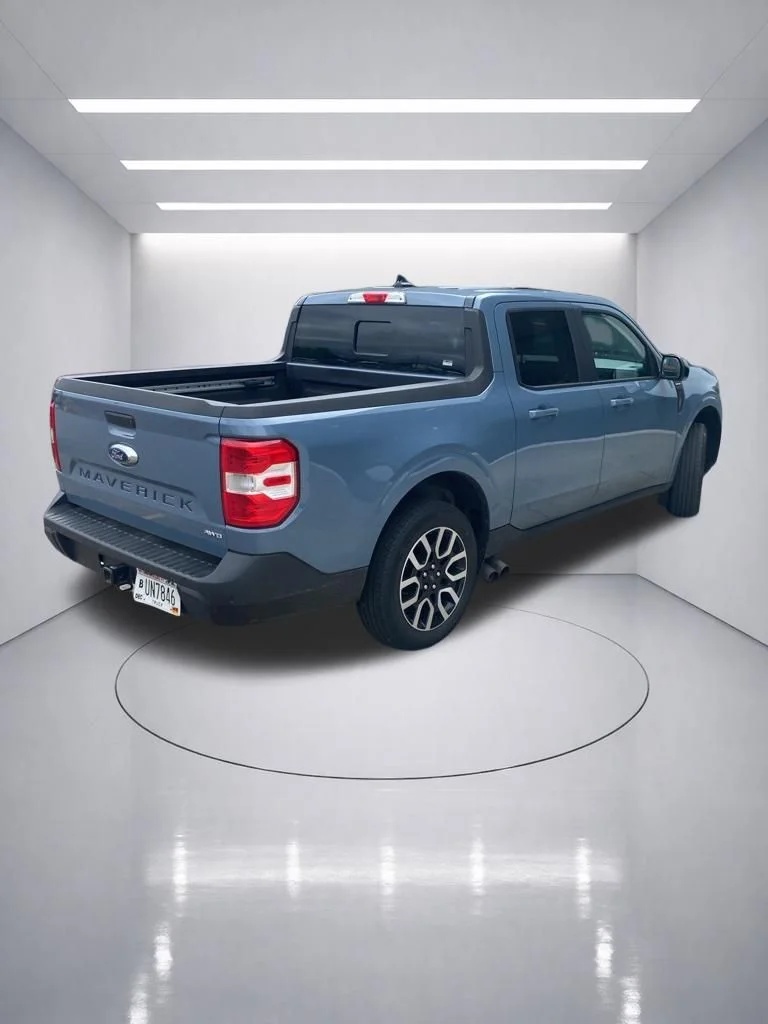 Used 2024 Azure Gray Metallic Tri-Coat Ford Lariat image 6