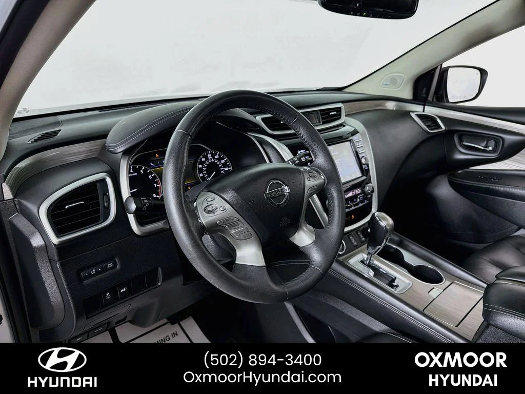 Used 2017 Brilliant Silver Metallic Nissan SL image 9