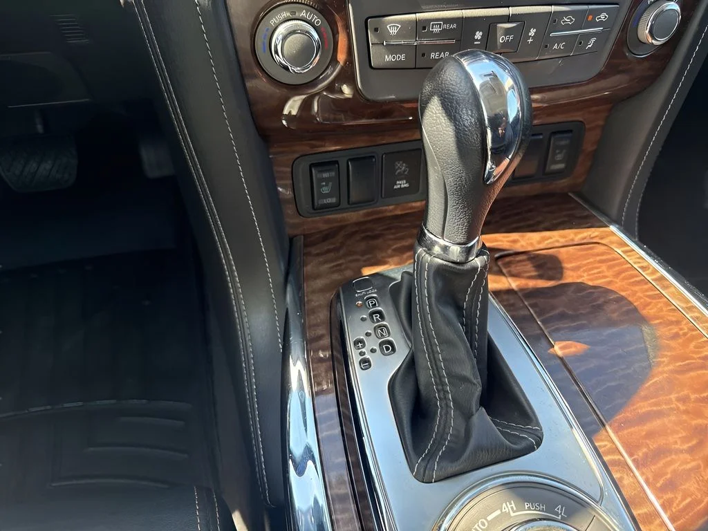 Used 2019 Blue Nissan SL image 21