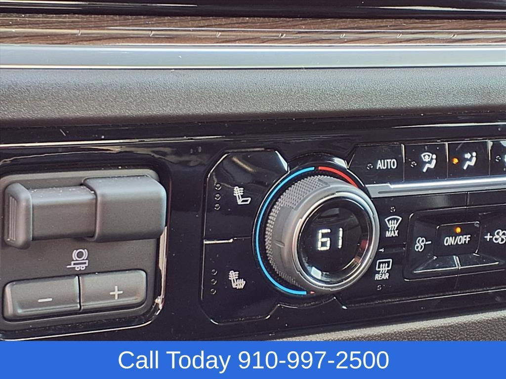 Used 2025 Summit White Chevrolet LT image 17