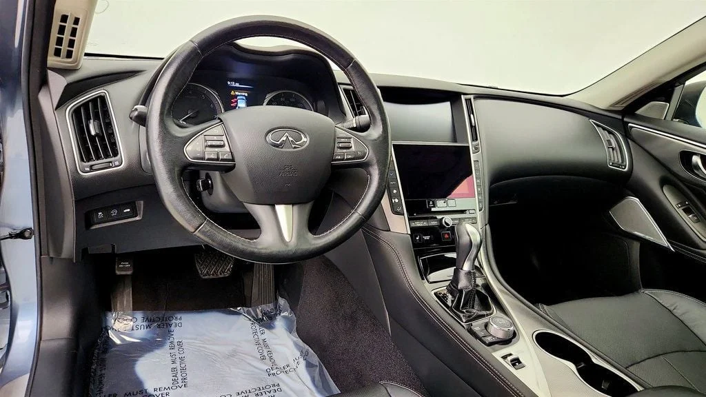 Used 2017 Hagane Blue INFINITI 2.0t Premium RWD w/ Driver Assistance Package & Premium Plus image 13