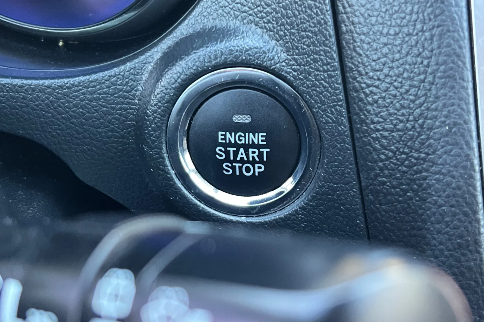 Used 2018 Dark Blue Pearl Subaru Limited image 24