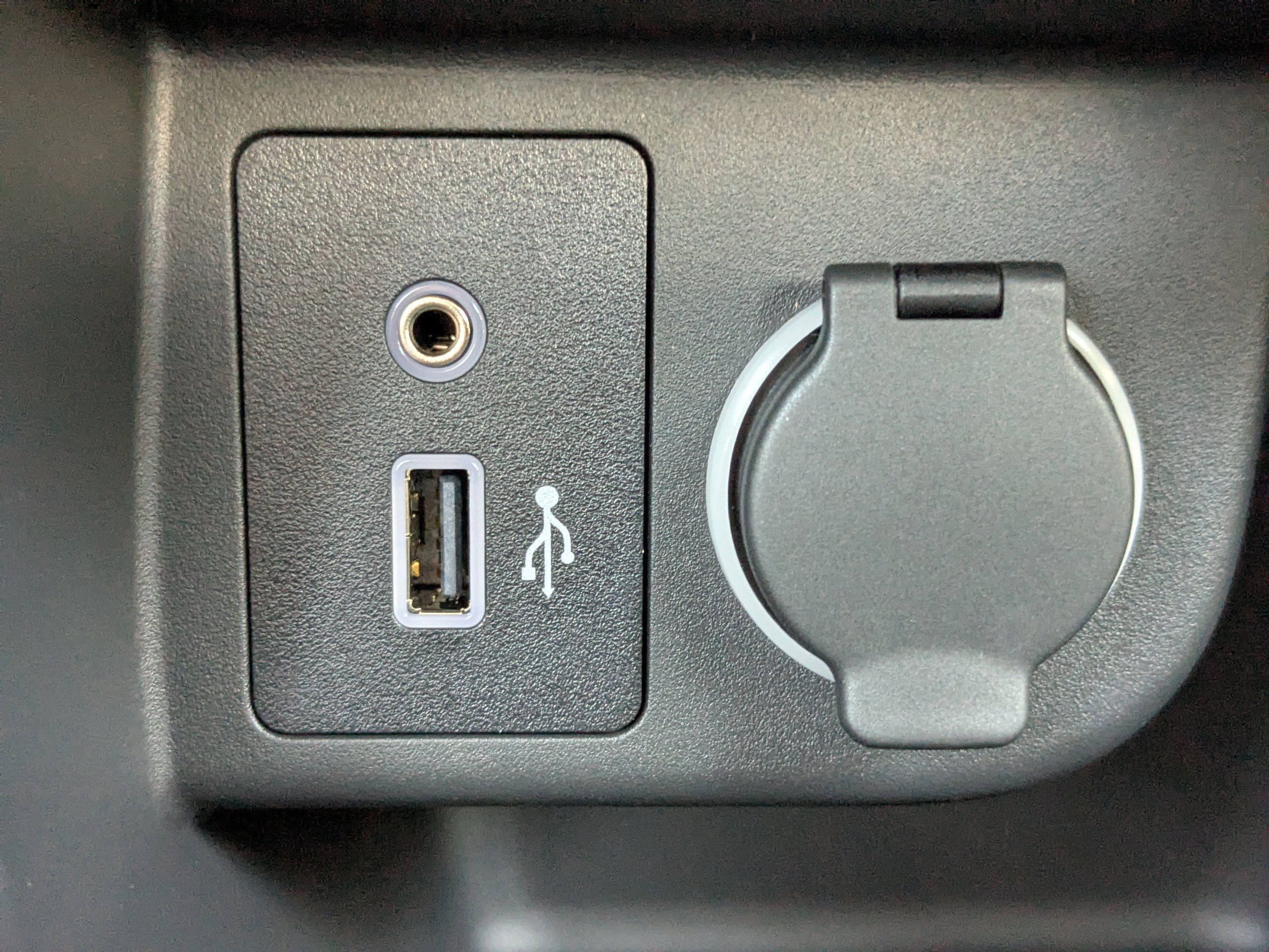 2025 Nissan KICKS PLAY Base - Photo 21