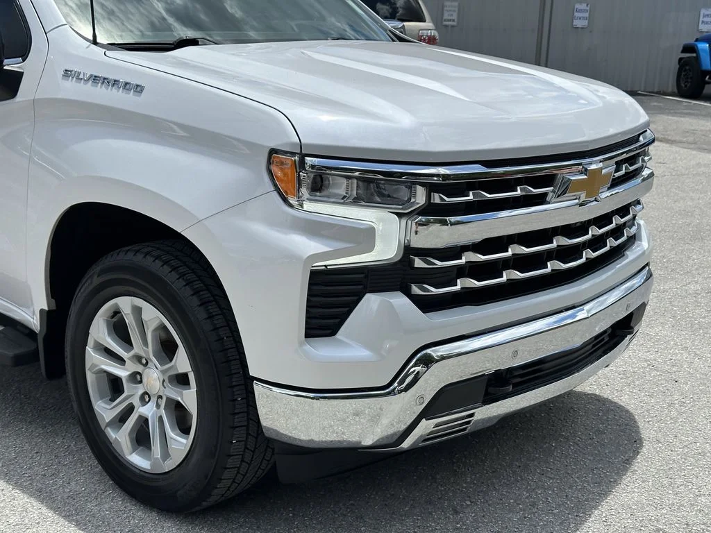 Certified Used 2023 Pearl Chevrolet LTZ image 10