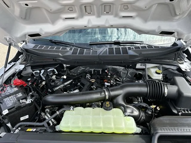 New 2026 Oxford White Ford XLT image 19