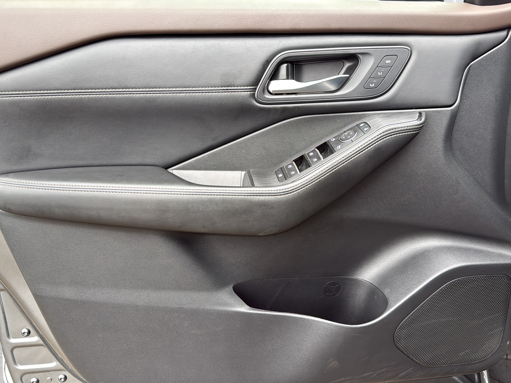Used 2023 Gray Nissan SL image 26