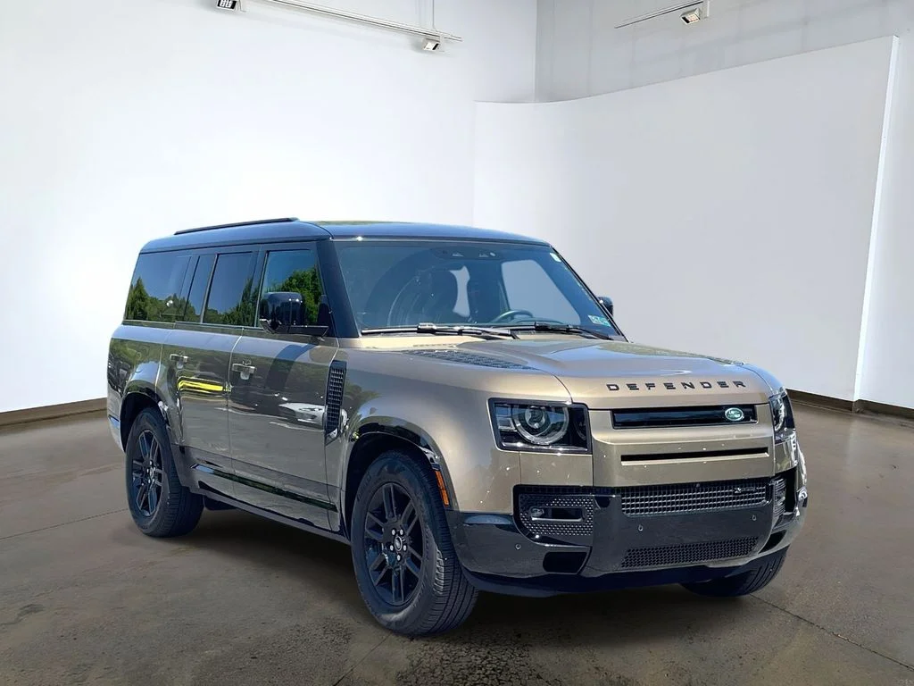 Used 2023 Santorini Black Metallic Land Rover X-Dynamic SE image 3