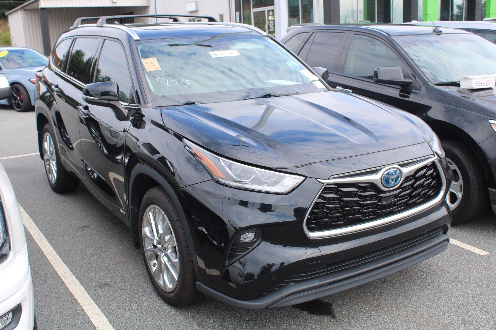 Used 2023 Midnight Black Metallic Toyota Limited image 3