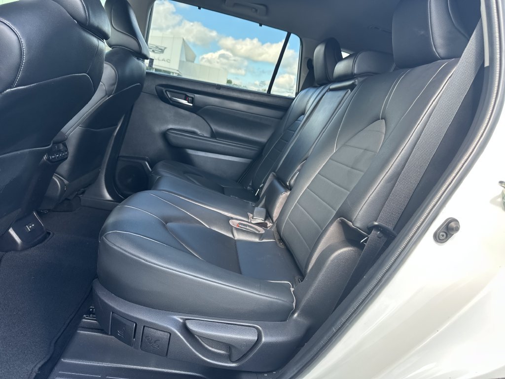 Used 2023 Beige Toyota XLE image 14