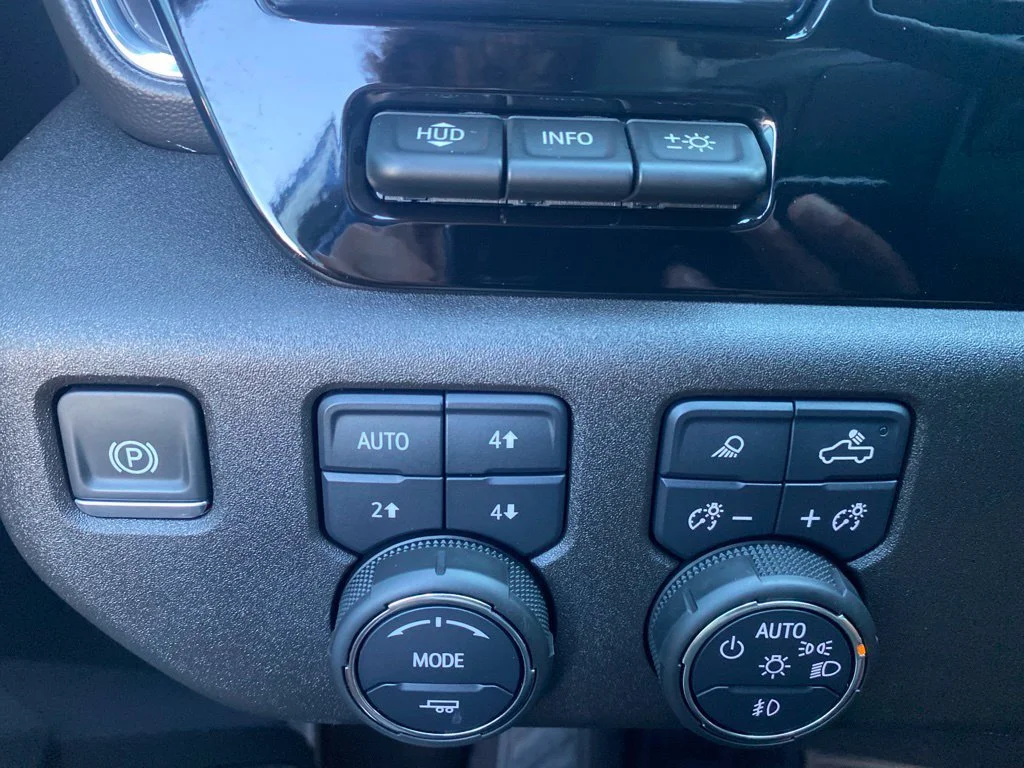 Used 2025 Summit White Chevrolet High Country image 17
