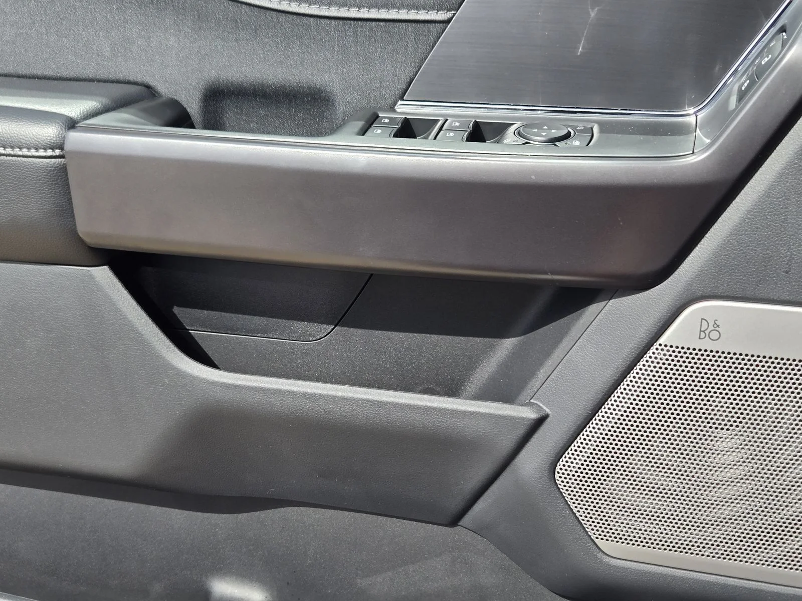 New 2026 Carbonized Gray Metallic Ford Lariat® image 15