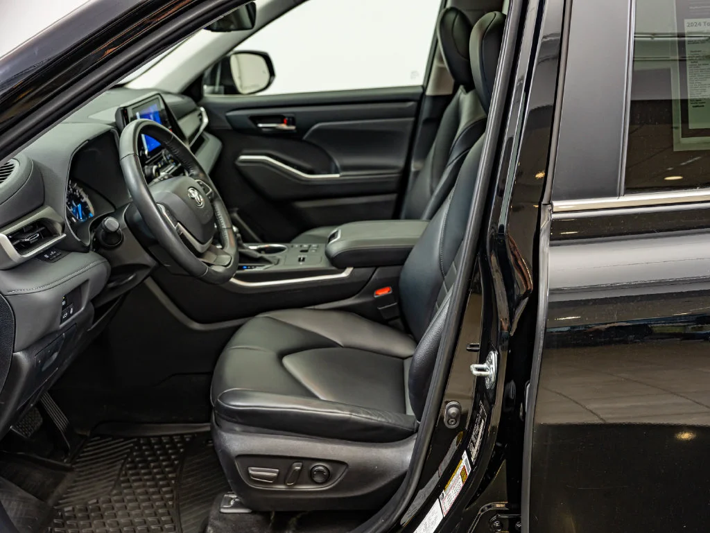 Used 2024 Black Toyota XLE image 22