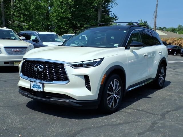 Used 2023 Black INFINITI Autograph image 2