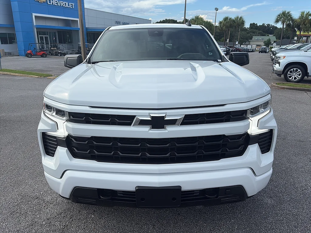 Used 2023 Summit White Chevrolet  image 8