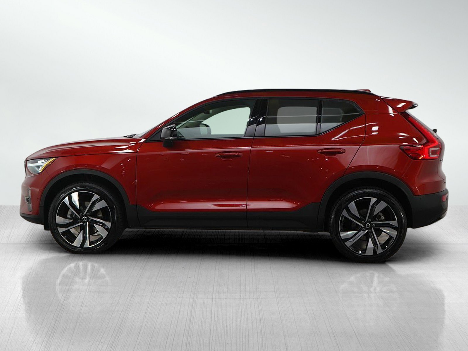 Used 2023 Volvo XC40 Ultimate with VIN YV4L12UX5P2055648 for sale in Minneapolis, Minnesota
