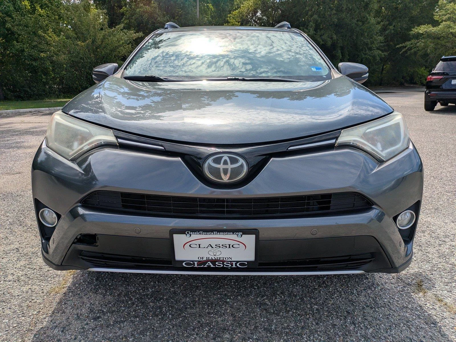 Used 2018 Magnetic Gray Metallic Toyota XLE image 9