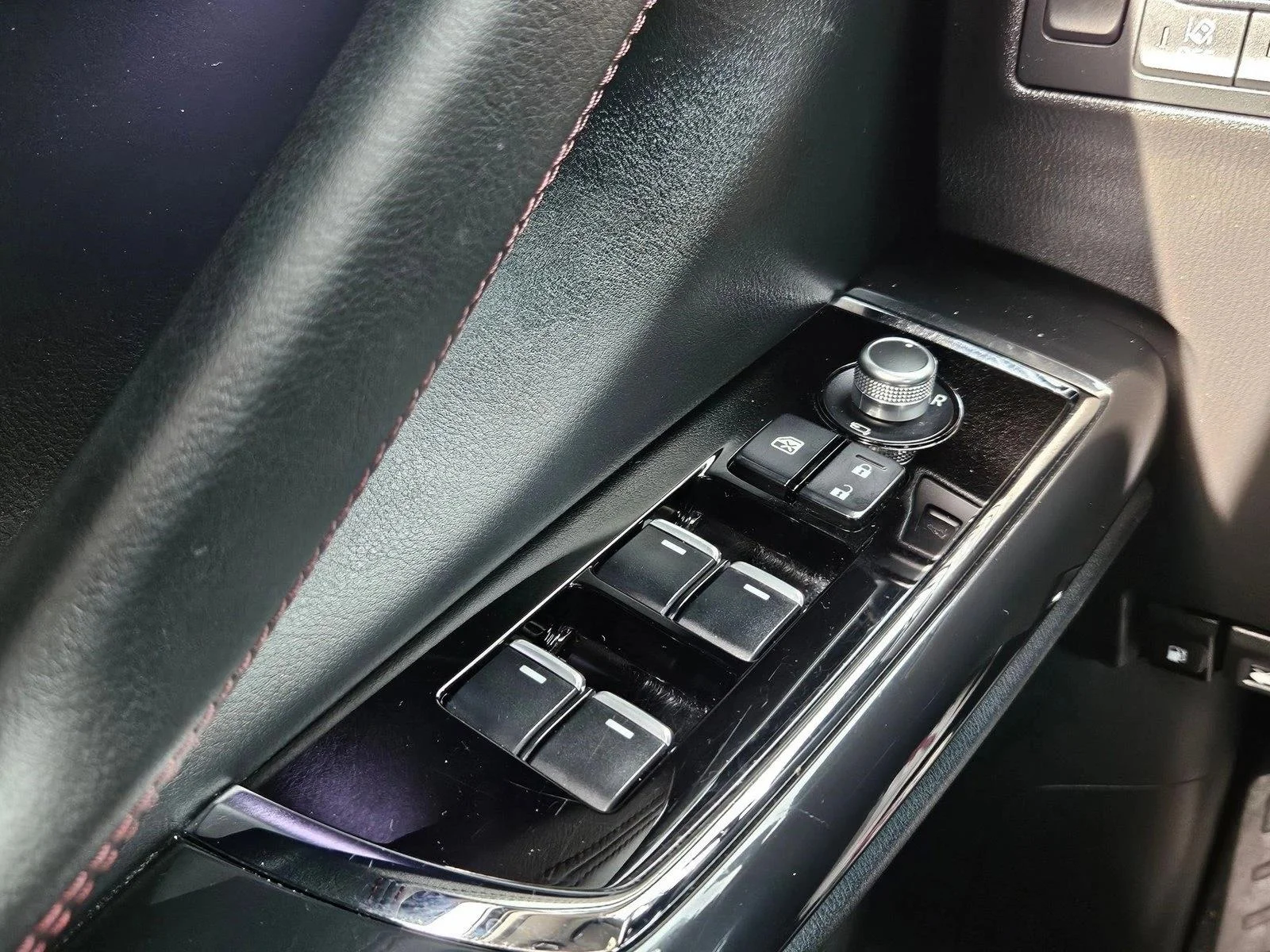 Used 2021 Polymetal Gray Mazda Carbon Edition image 18
