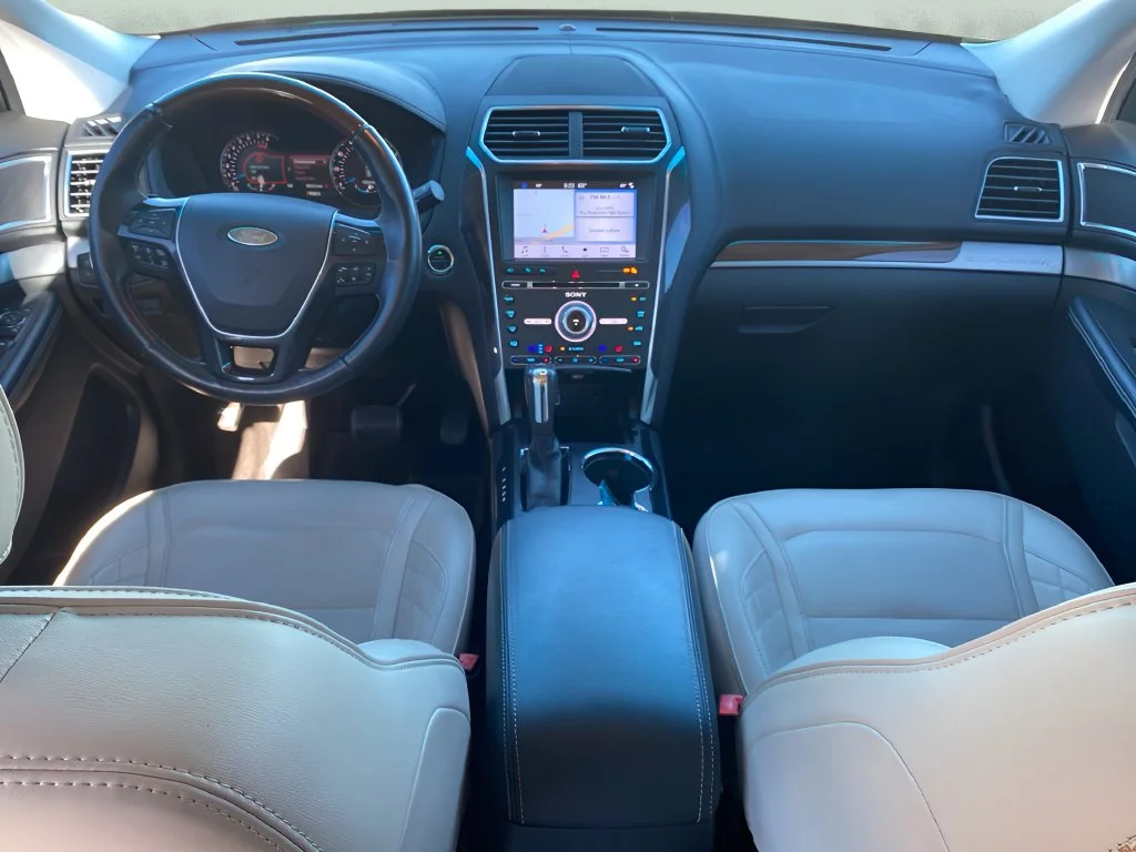 Used 2017 White Ford Platinum image 12