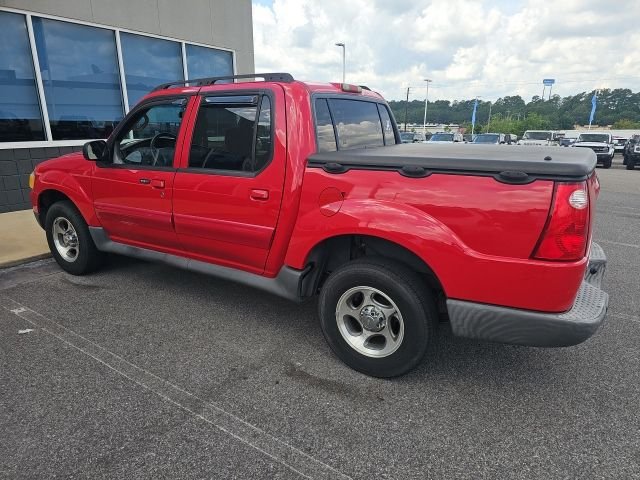 Used 2005 Red Ford  image 4