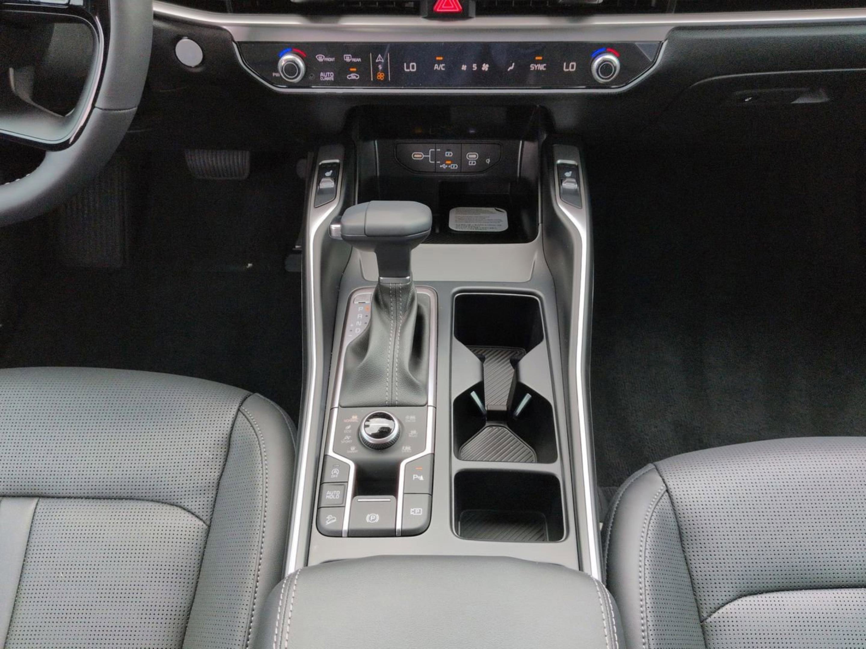 New 2026 Glacial White Kia S image 17