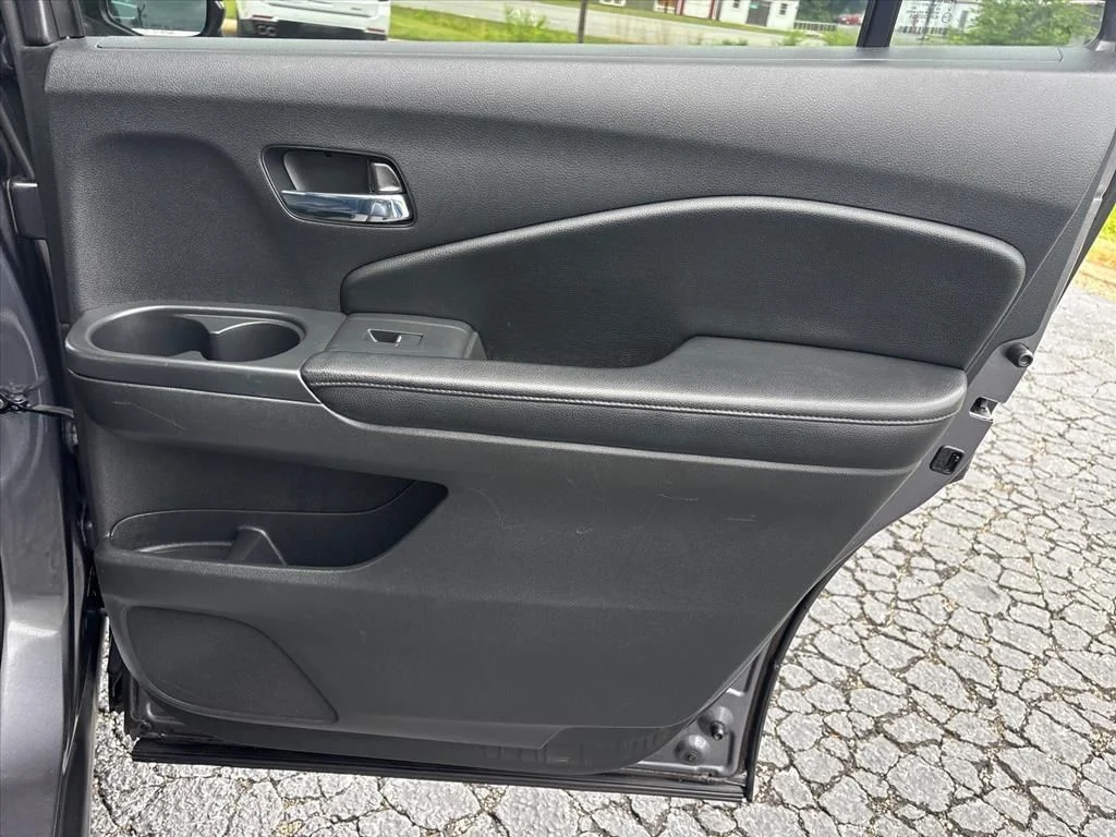 Used 2016  Honda EX-L image 15