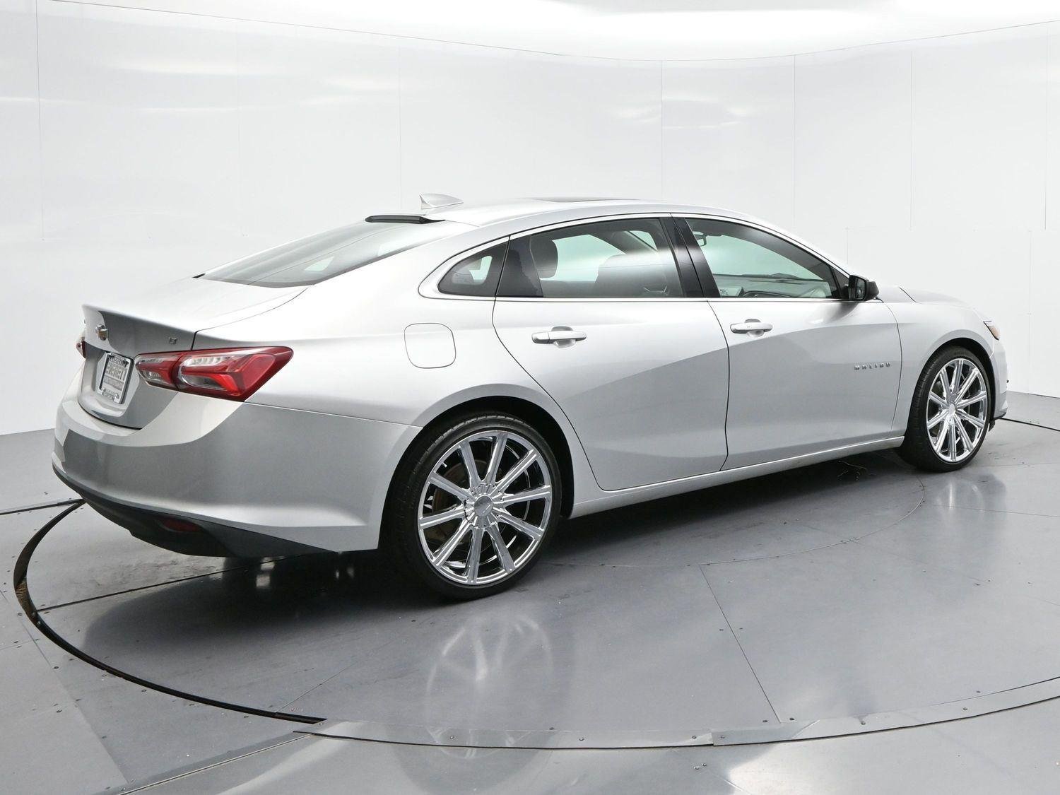 Used 2021 SILVER ICE METALLIC Chevrolet LT image 7