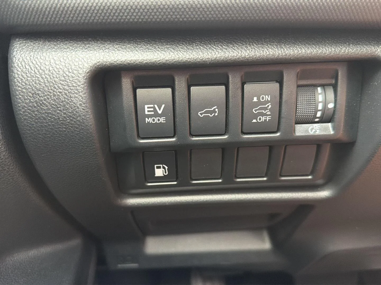 Used 2025 Autumn Green Metallic Subaru Limited Hybrid image 14