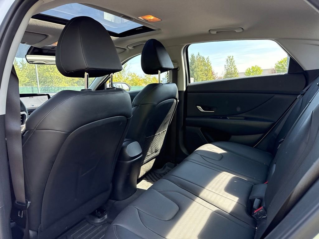 Used 2023 Lunar White Hyundai Limited image 17