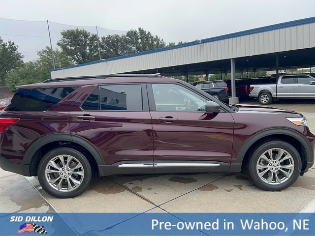 Used 2022 Burgundy Velvet Tinted Clearcoat Ford  image 6